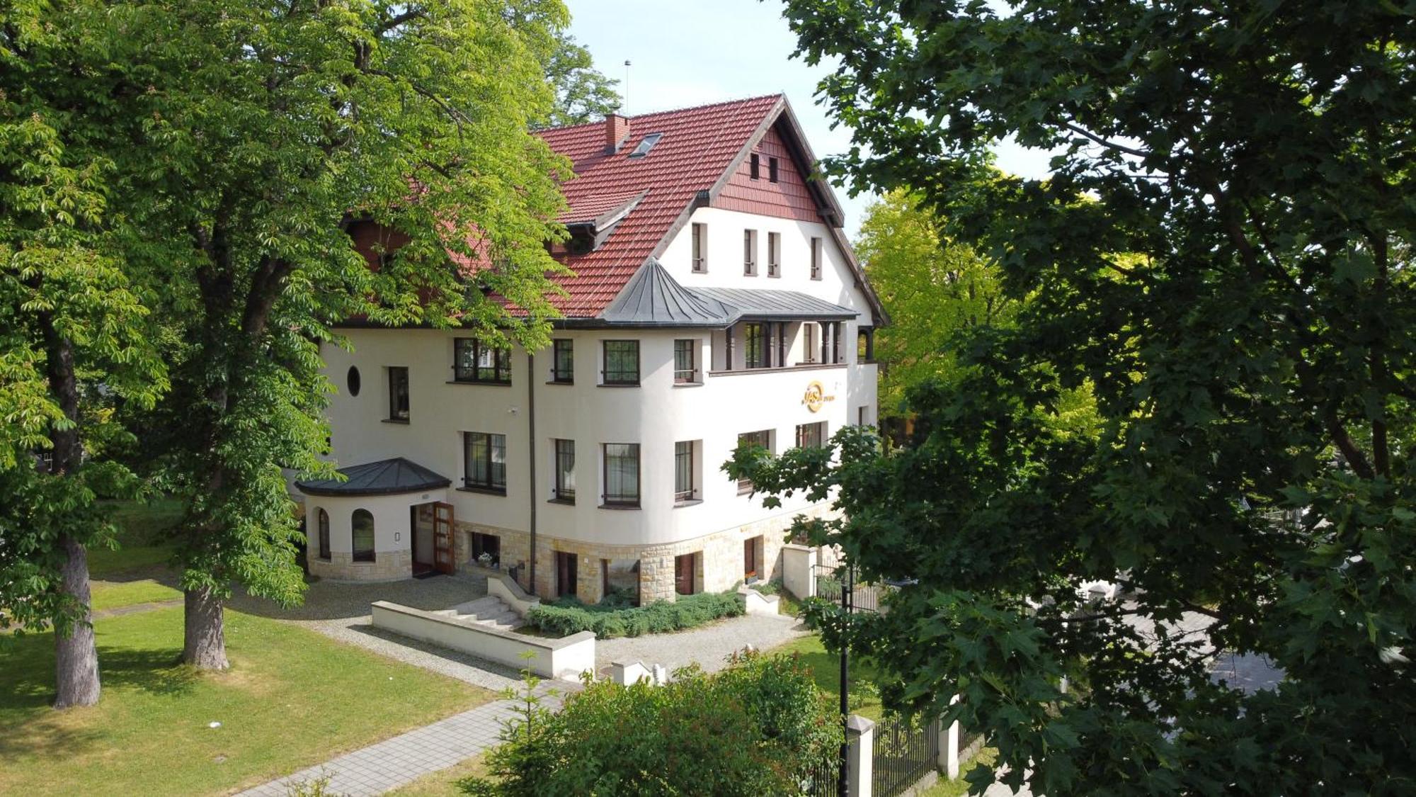 Jasny Dwor Hotel Polanica-Zdroj Bagian luar foto